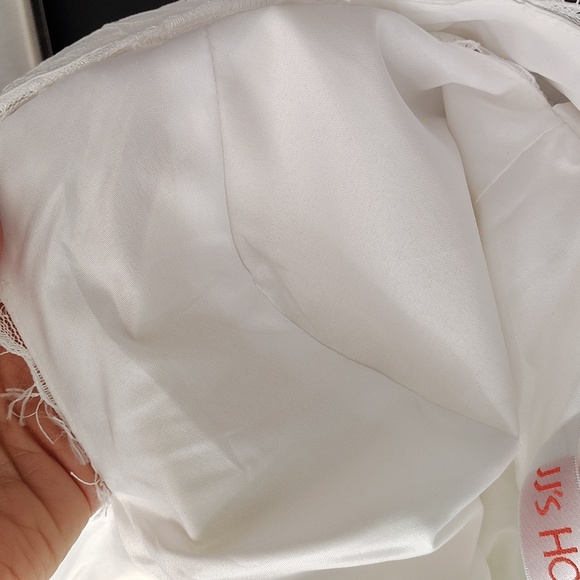 JJs House White V-neck Lace Midi Length Lace Overlay Sleeveless Wedding Dress - Picture 8 of 9